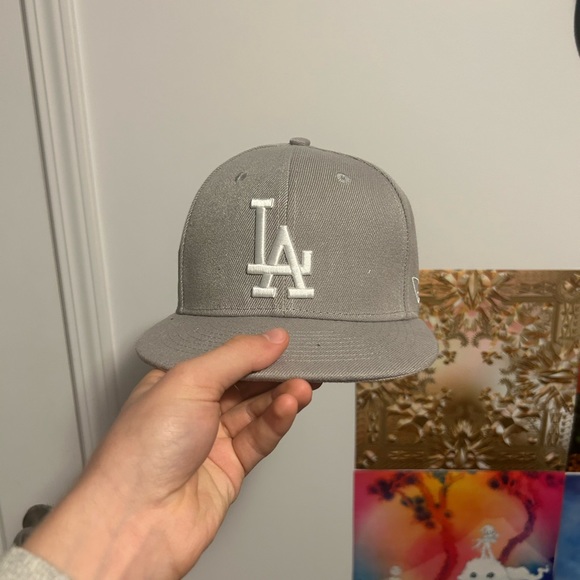 Various Fitted Hats - Picture 7 of 16